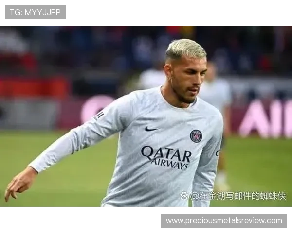 帕雷德斯在世界杯中的表现稳健，助力球队持续前进与晋级