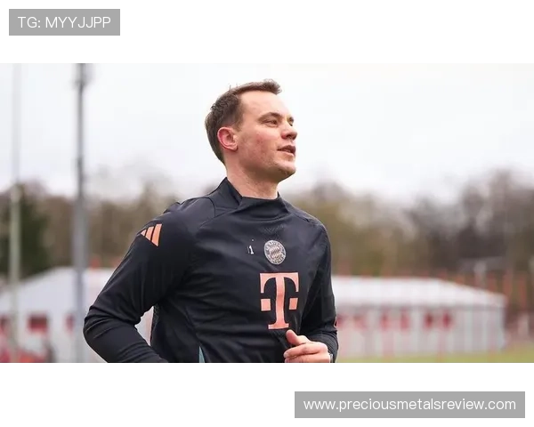 三冠王核心成员：诺伊尔的历史级赛季