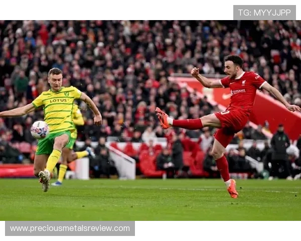 内维斯在英超强强对话中的中场战术价值分析