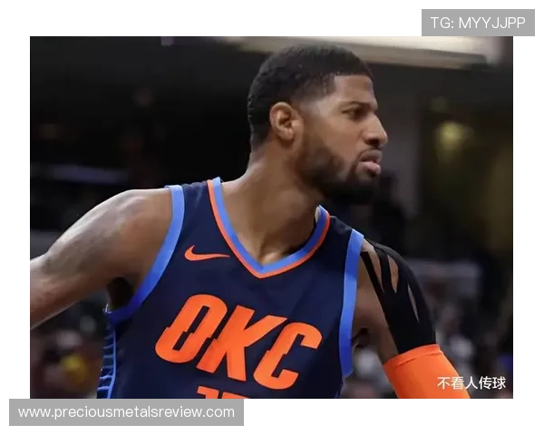 保罗·乔治家的冰箱里塞满蛋白粉，连瓶可乐都找不到